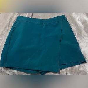 Falda pantalón color verde